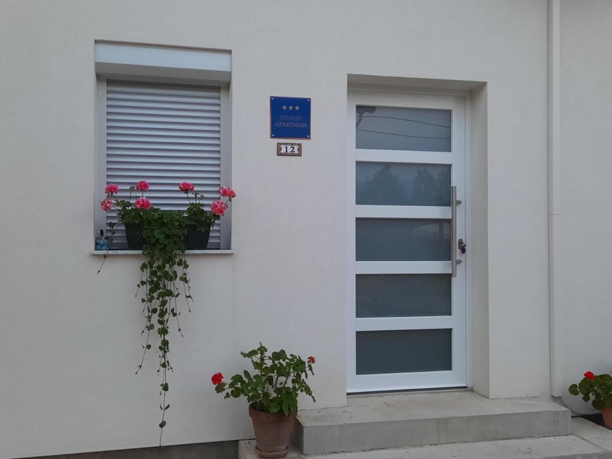 Studio Apartman Marta كورينيتسا المظهر الخارجي الصورة